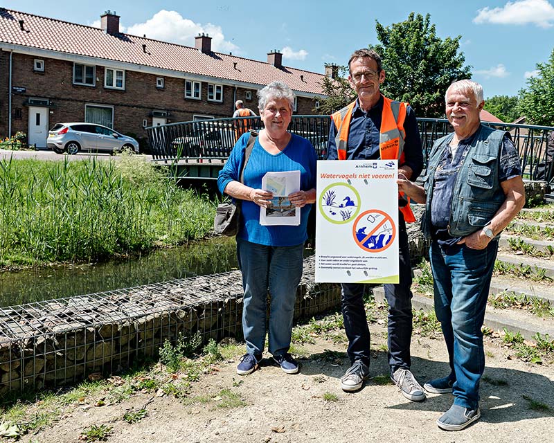 bordjes tegen voeren