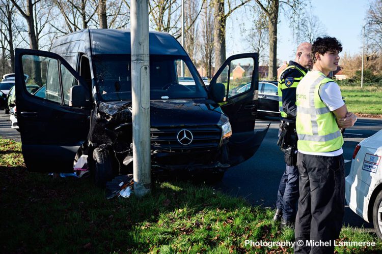 Lange achtervolging eindigt in crash op Nijmeegseweg